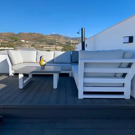 Four Bedroom Penthouse In Apartment *