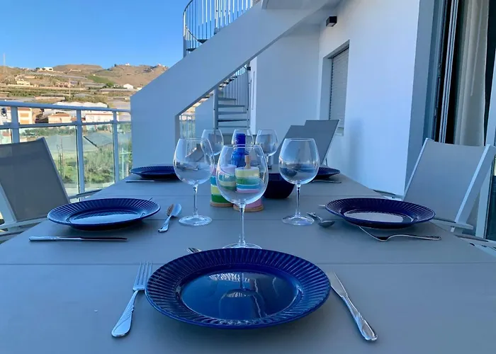 Four Bedroom Penthouse In Apartment *